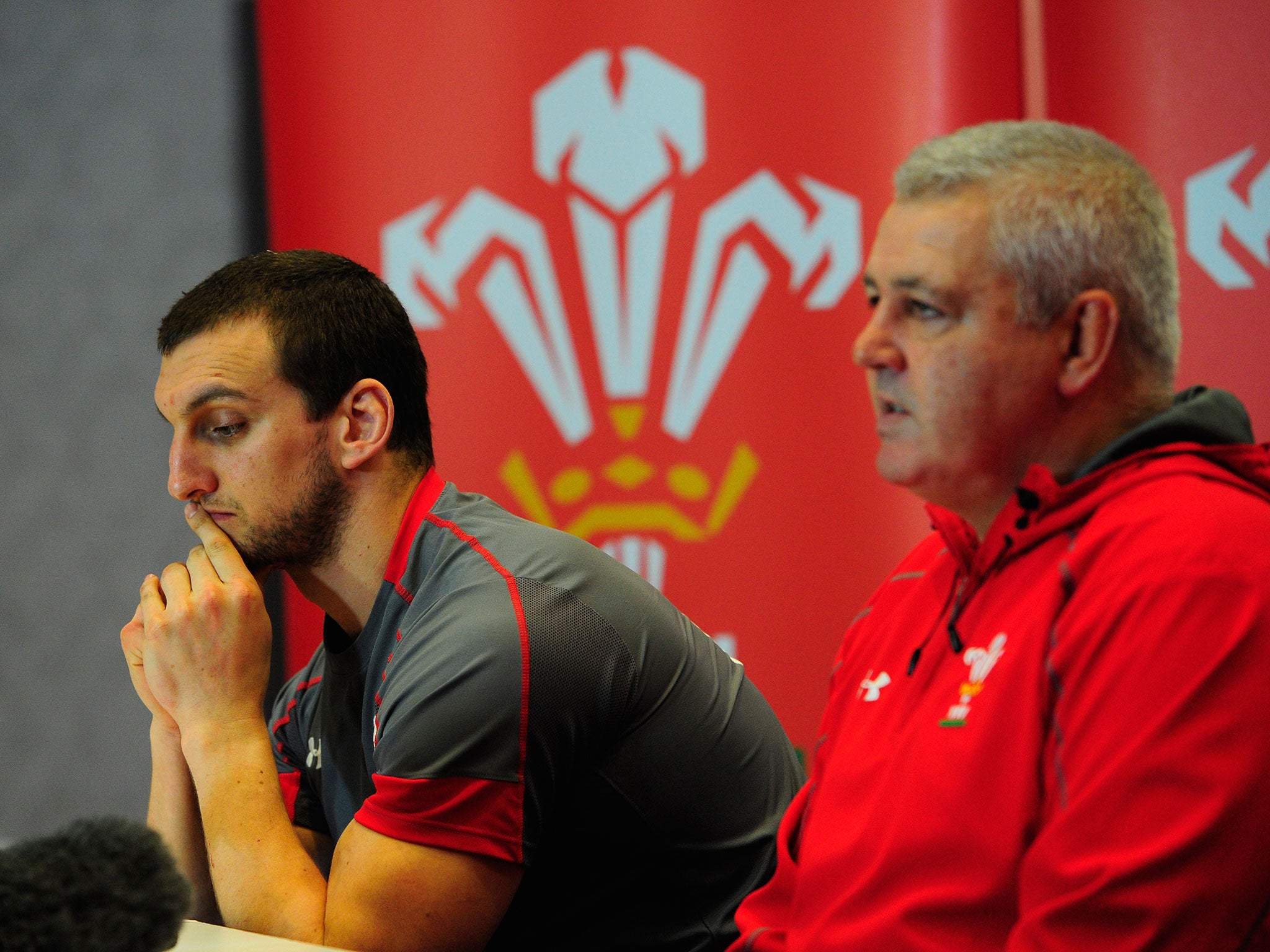 Sam Warburton alongside Wales head coach Warren Gatland