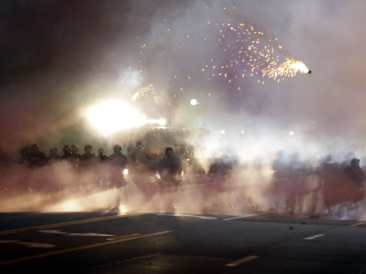 Ferguson Missouri riots Police use rubber bullets and tear gas as new