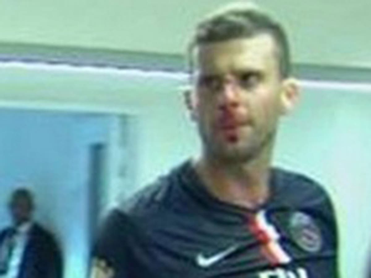 Thiago Motta Head Butted Watch The Shocking Moment The Psg Defender Was Struck By Opposition Player Brandao The Independent The Independent