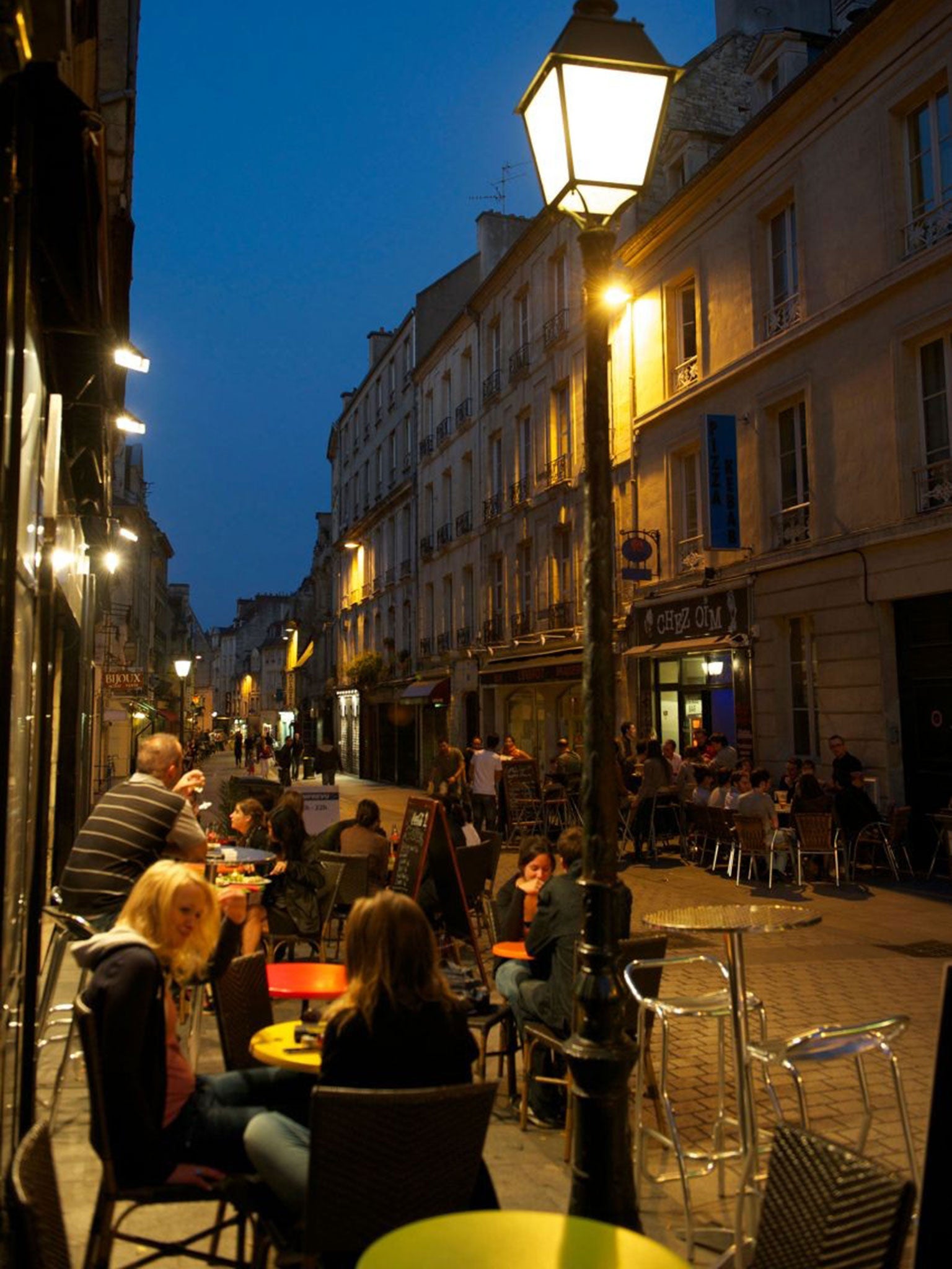 Dining on Place Saint-Pierre