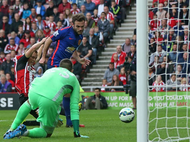 Juan Mata puts Manchester United in the lead against Sunderland