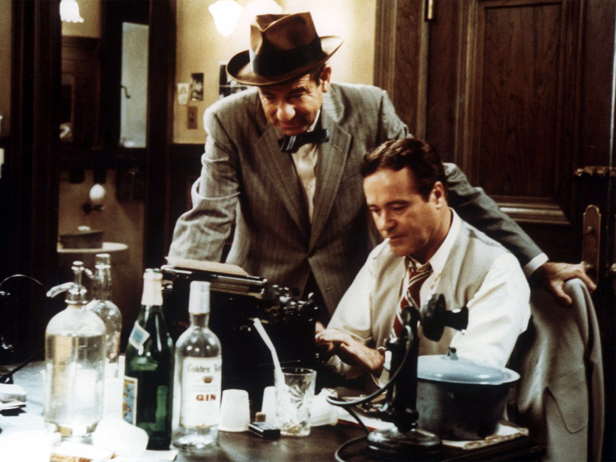 Walter Matthau and Jack Lemmon in ‘The Front Page’, using an old tech typewriter