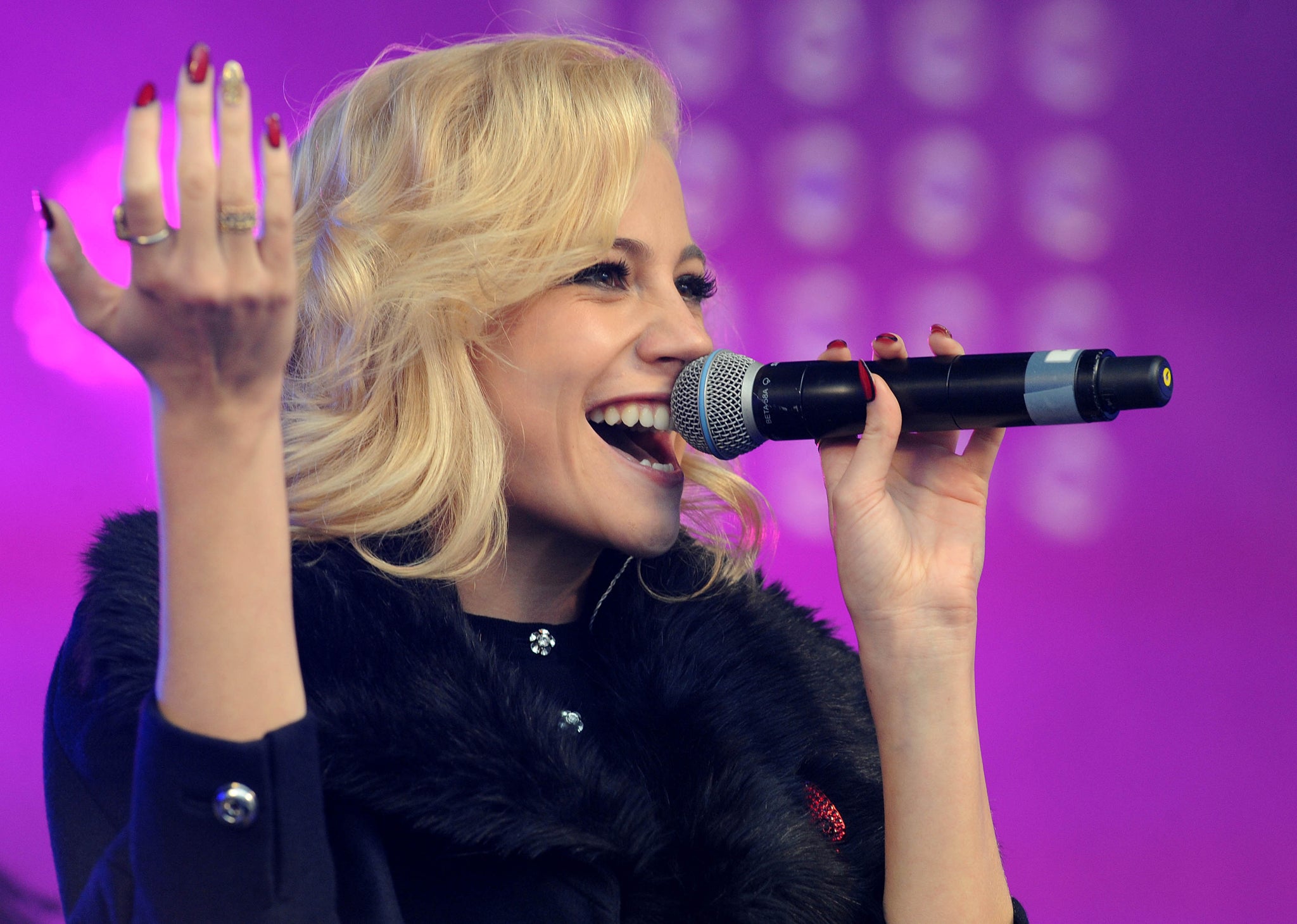 Singer Pixie Lott will take part in Strictly Come Dancing 2014, the BBC has confirmed
