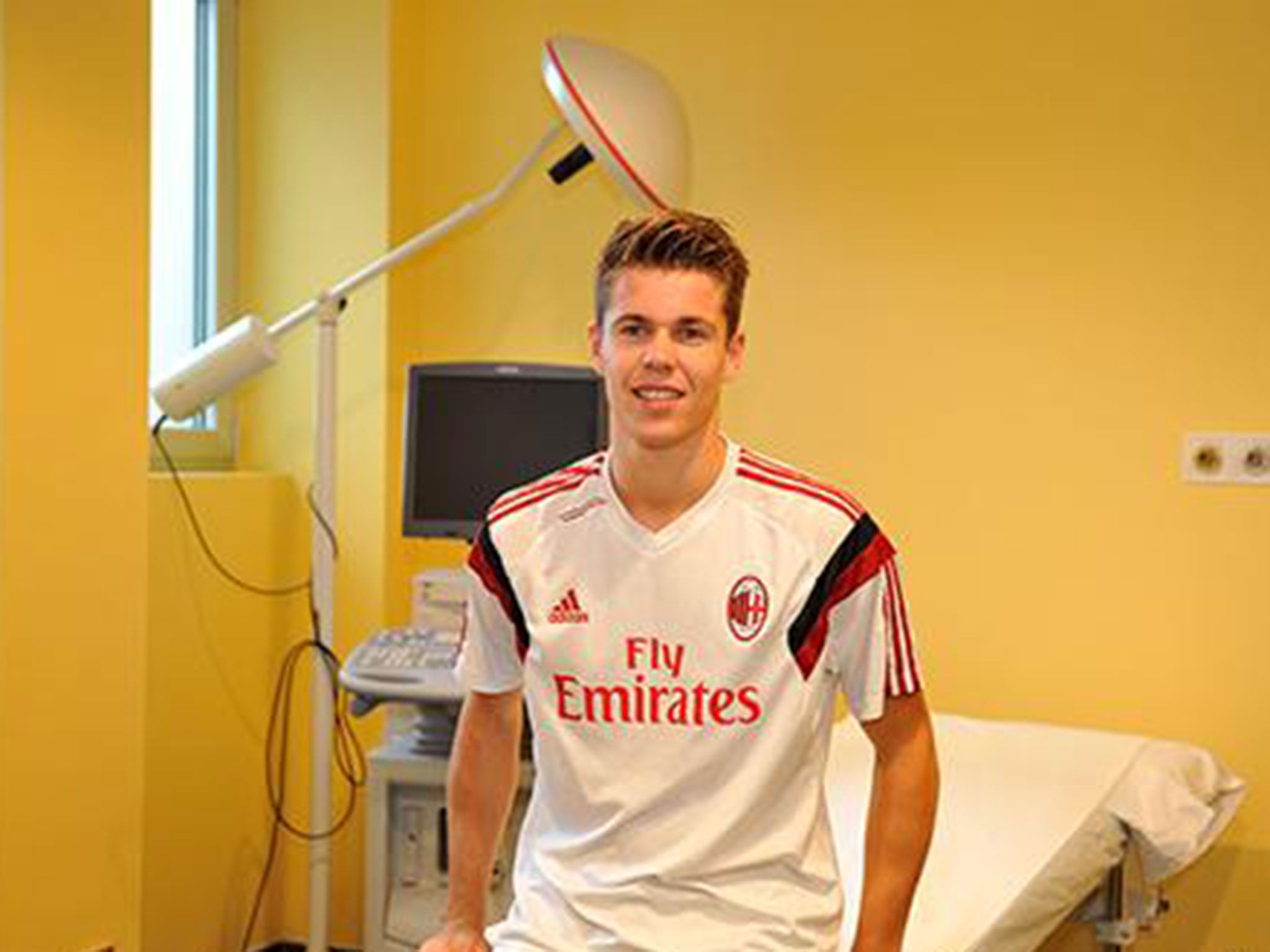 Marco van Ginkel undergoing a medical at AC Milan