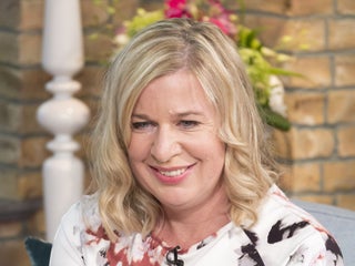 Katie Hopkins kicks seagull off pier while eating a ...