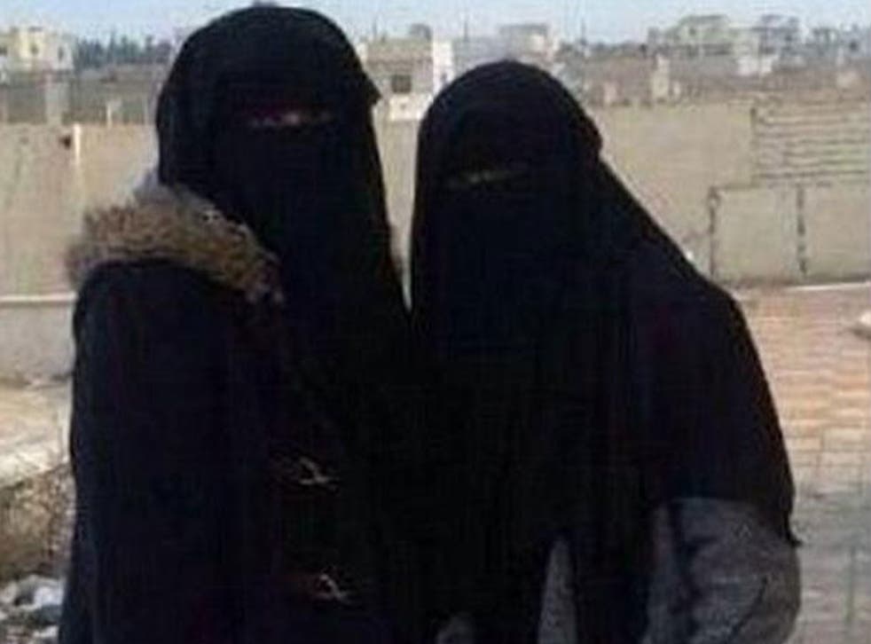 British Isis member Aqsa Mahmood, who is believed to have died, with another woman in Syria in 2014
