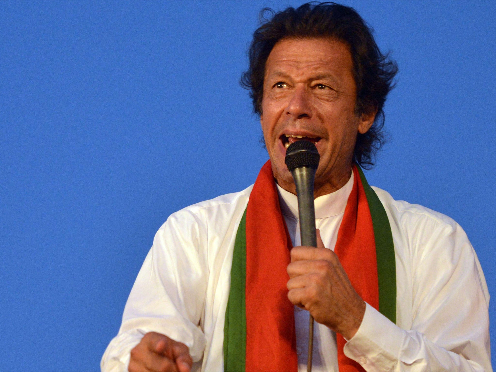 Imran Khan has agreed to meet Siraj-ul-Haq to discuss the current situation