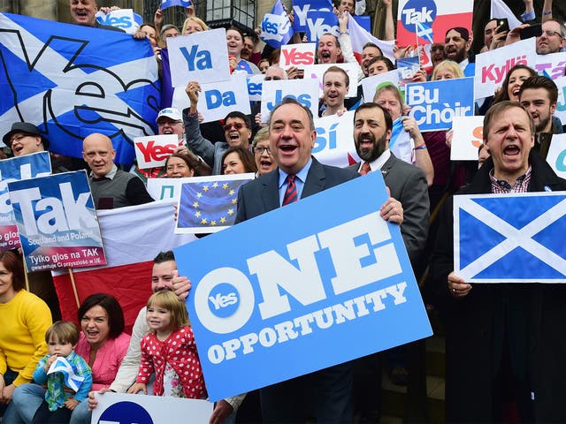First Minister Alex Salmond, with Scots and other European citizens, supporting the 'Yes' vote in Glasgow