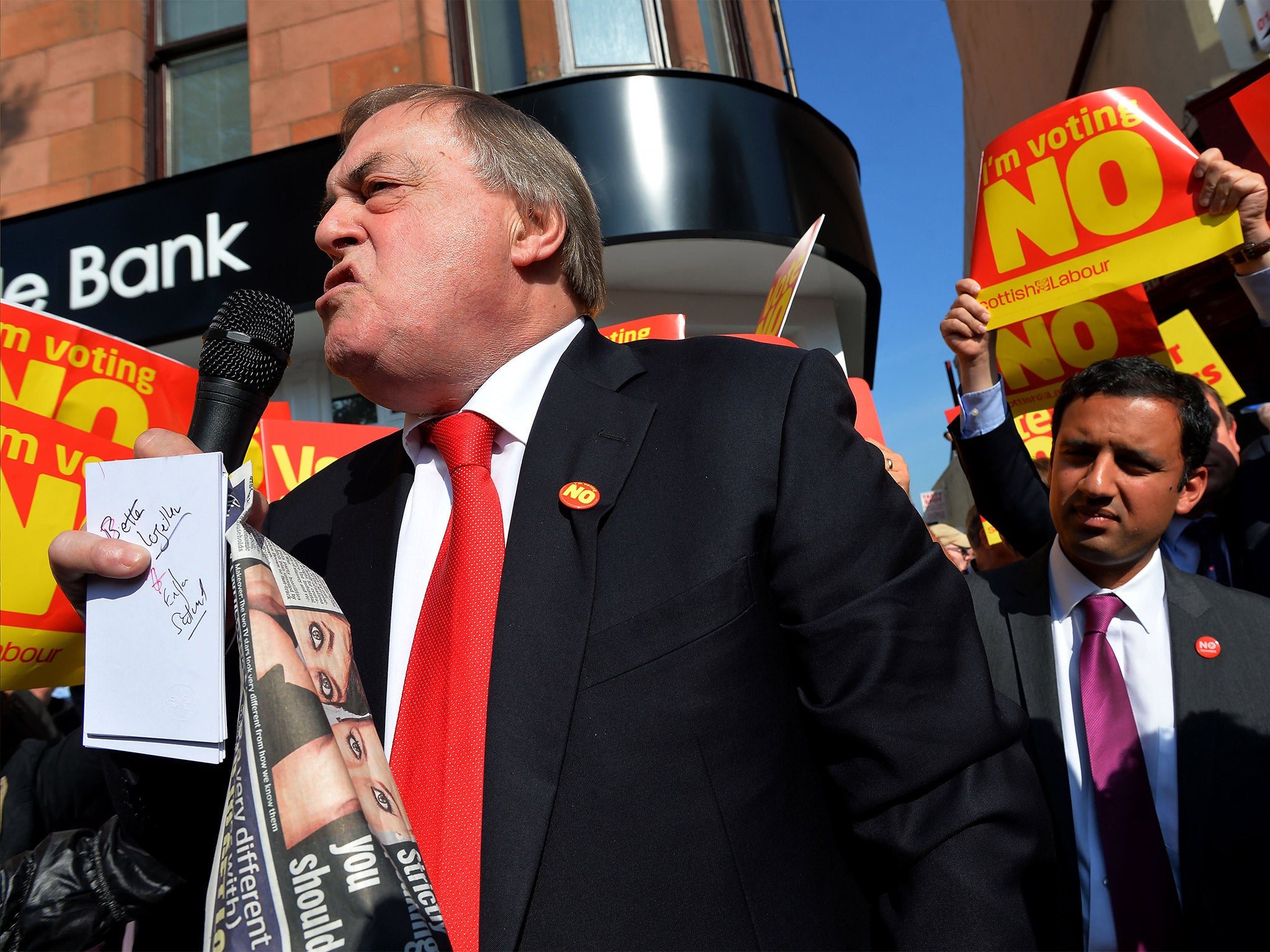 John Prescott campaigns for a 'No' vote in the referendum on Rutherglen main street in Glasgow