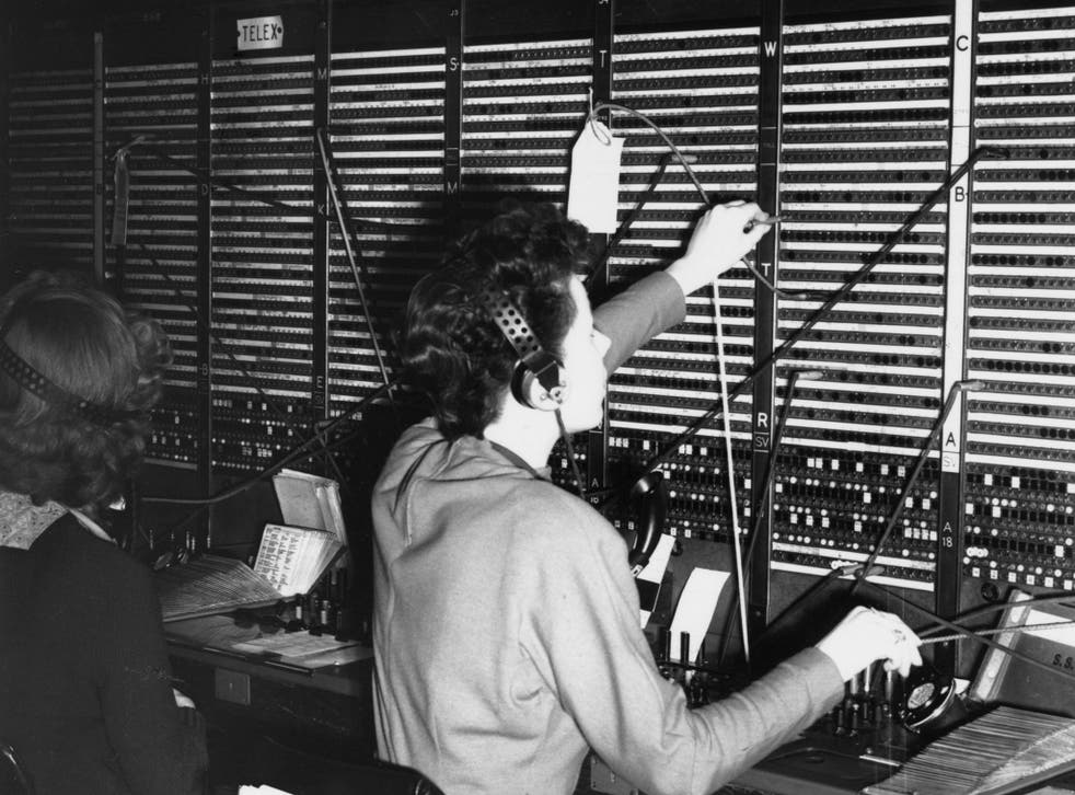 Telephone operators connect callers in 1951
