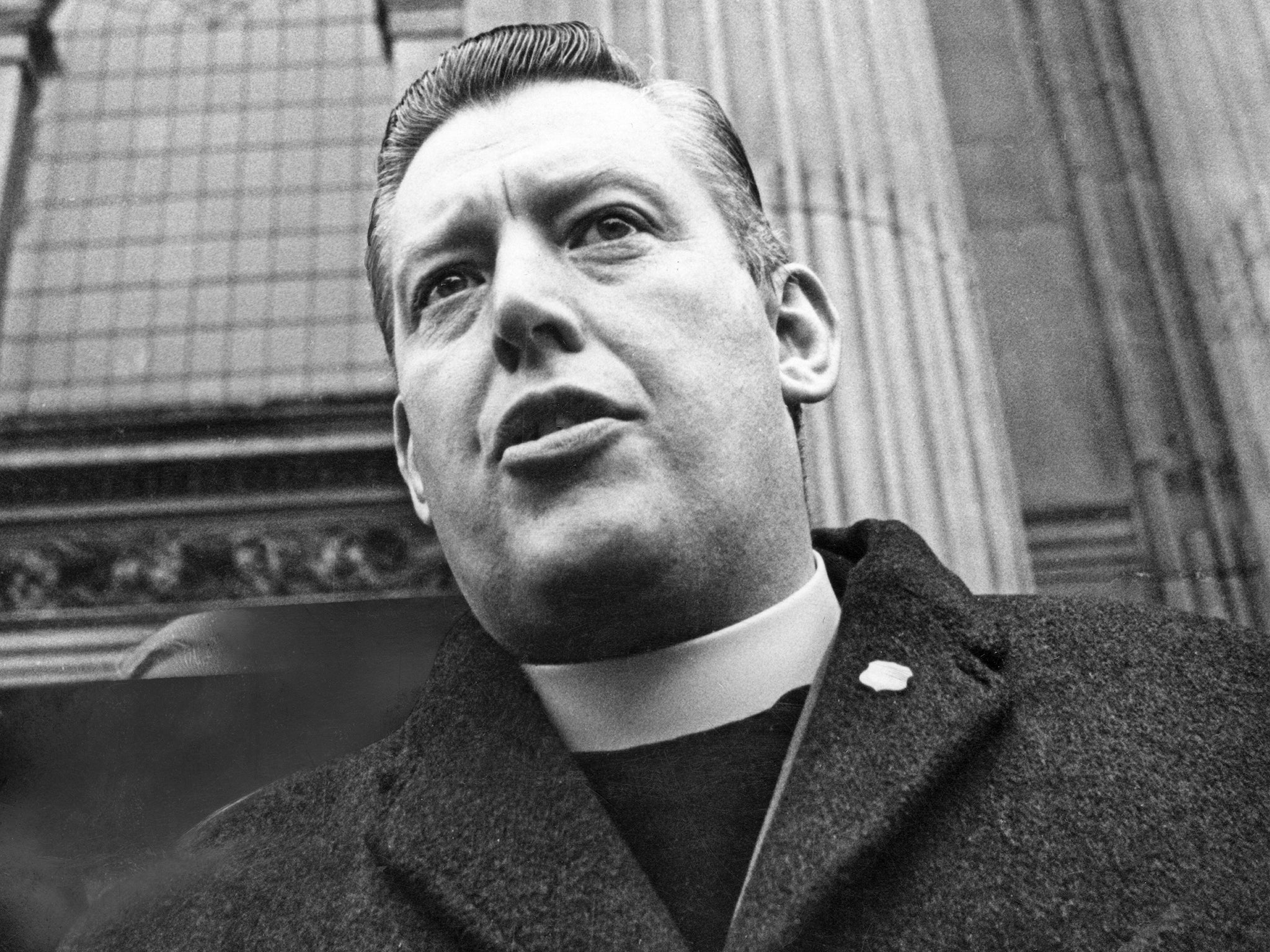 Ian Paisley protesting outside St Paul's Cathedral in 1969