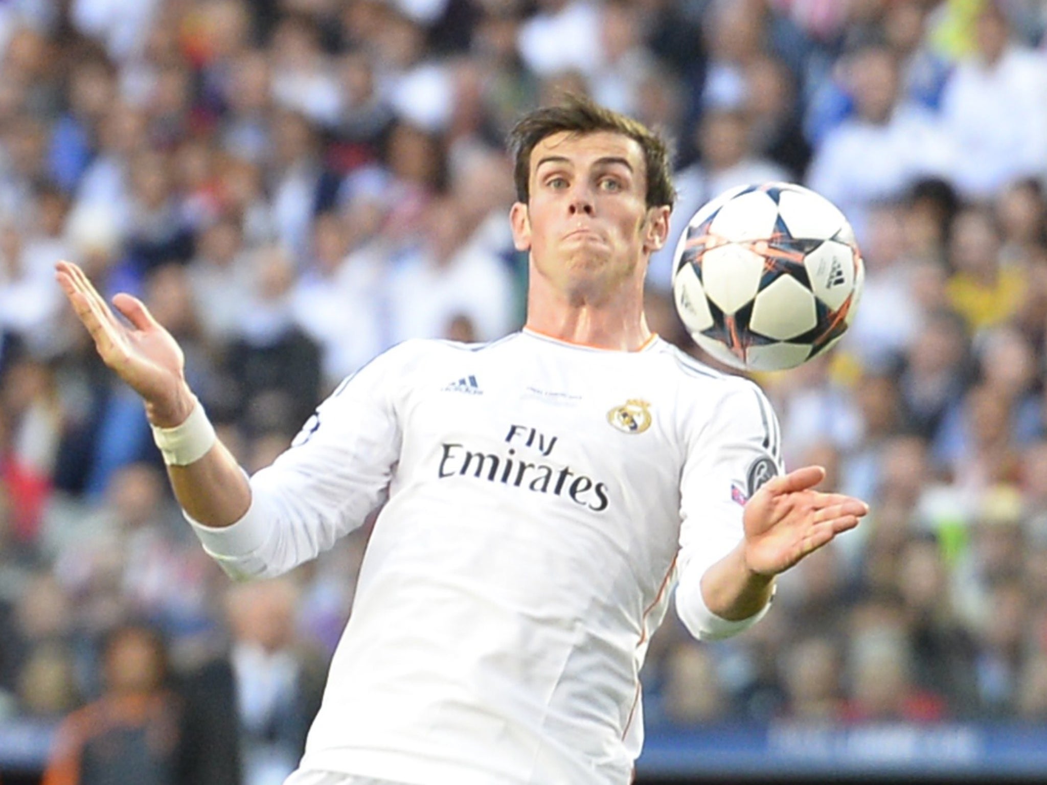 Gareth Bale tries to control the ball in the Champions League final