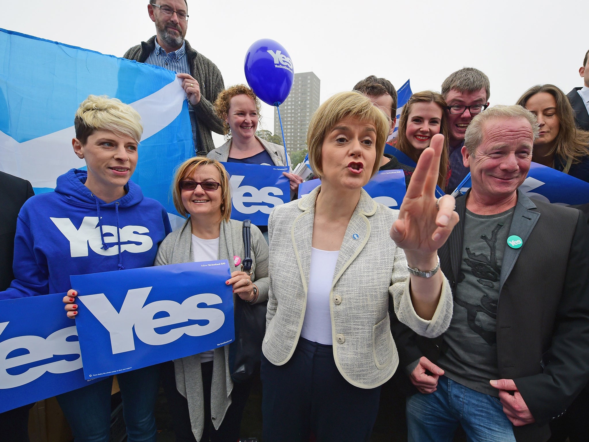 Scotland’s Deputy First Minister Nicola Sturgeon with the actor Peter Mullan in Drumchapel, Glasgow, yesterday