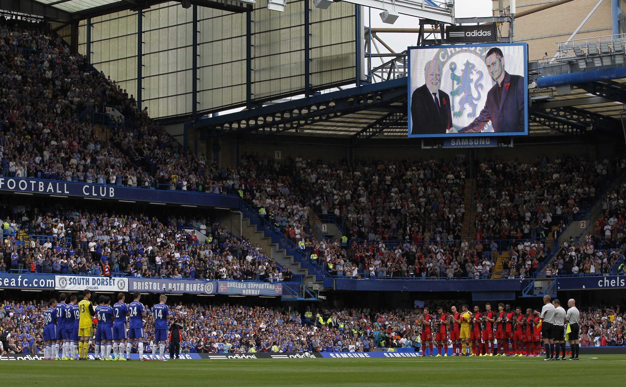 The two sides paid tribute to the late Richard Attenborough before kick-off