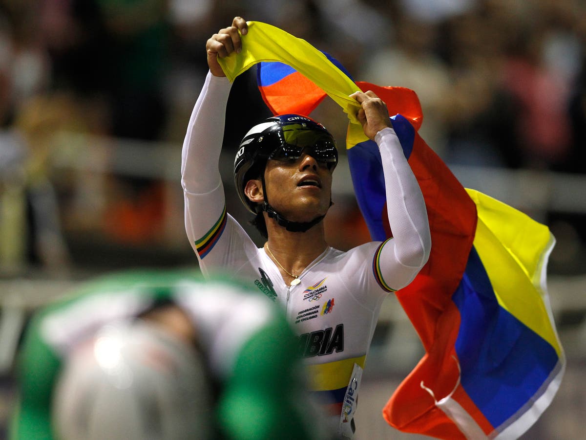 Colombian women's cycling team causes stir with unfortunate 'naked ...