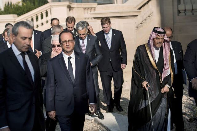 Francois Hollande at the Paris summit on Iraq with ministers from Saudi Arabia and Bahrain on 15 September