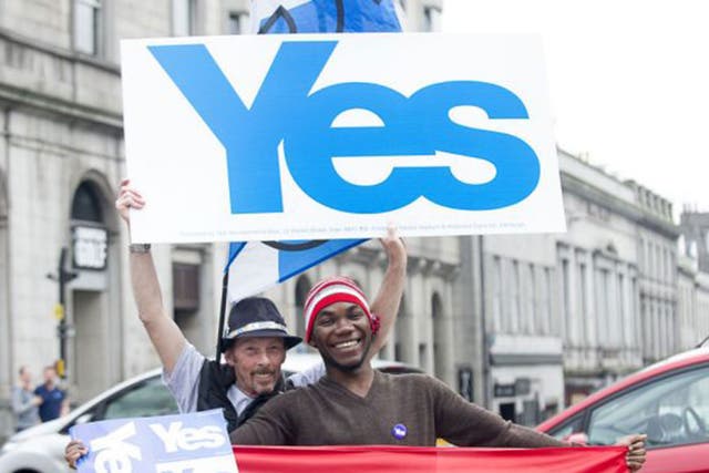 Street campaigners in Aberdeen rallying for the Scottish Referendum Vote 