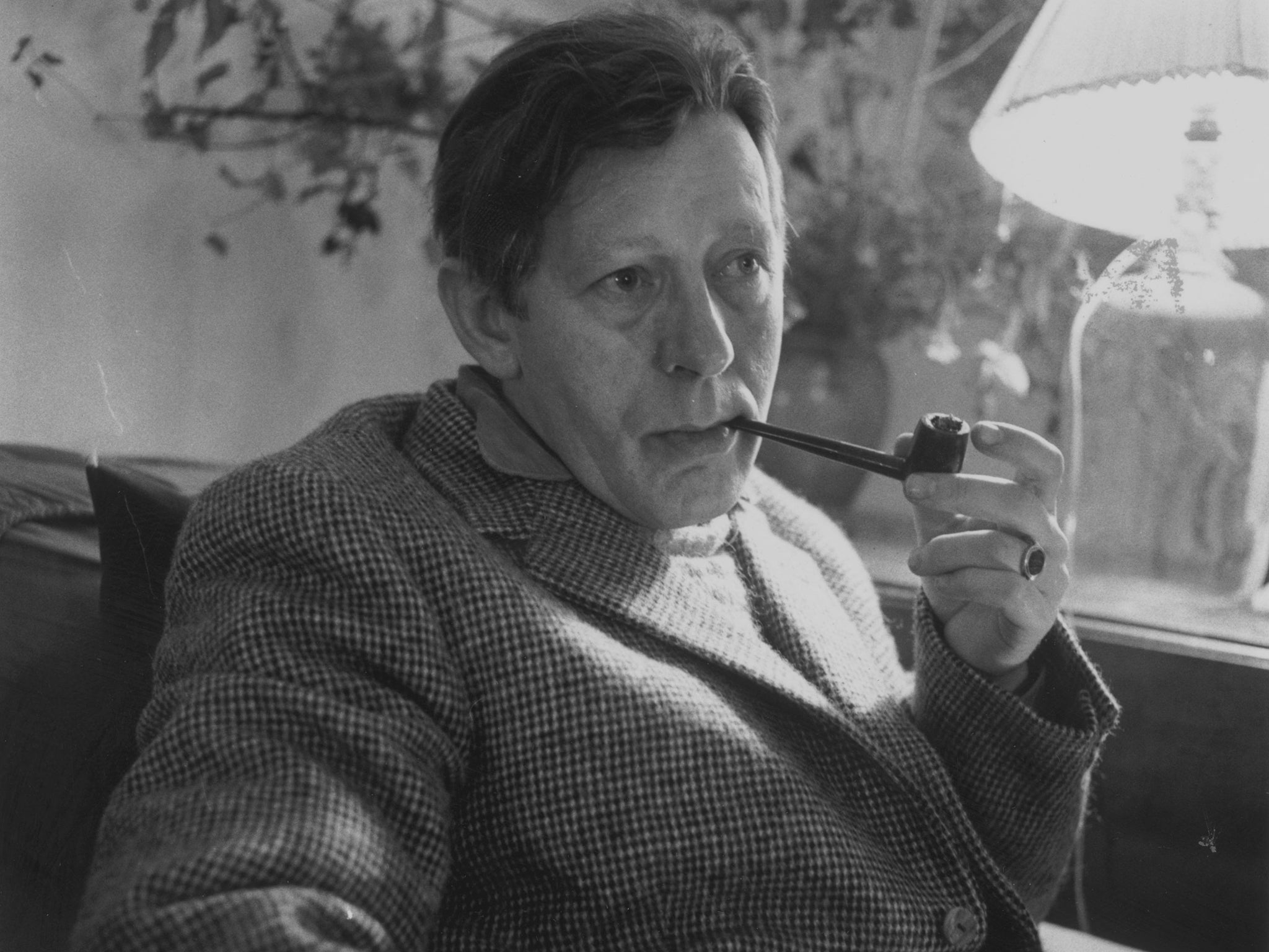 English poet and author Laurie Lee