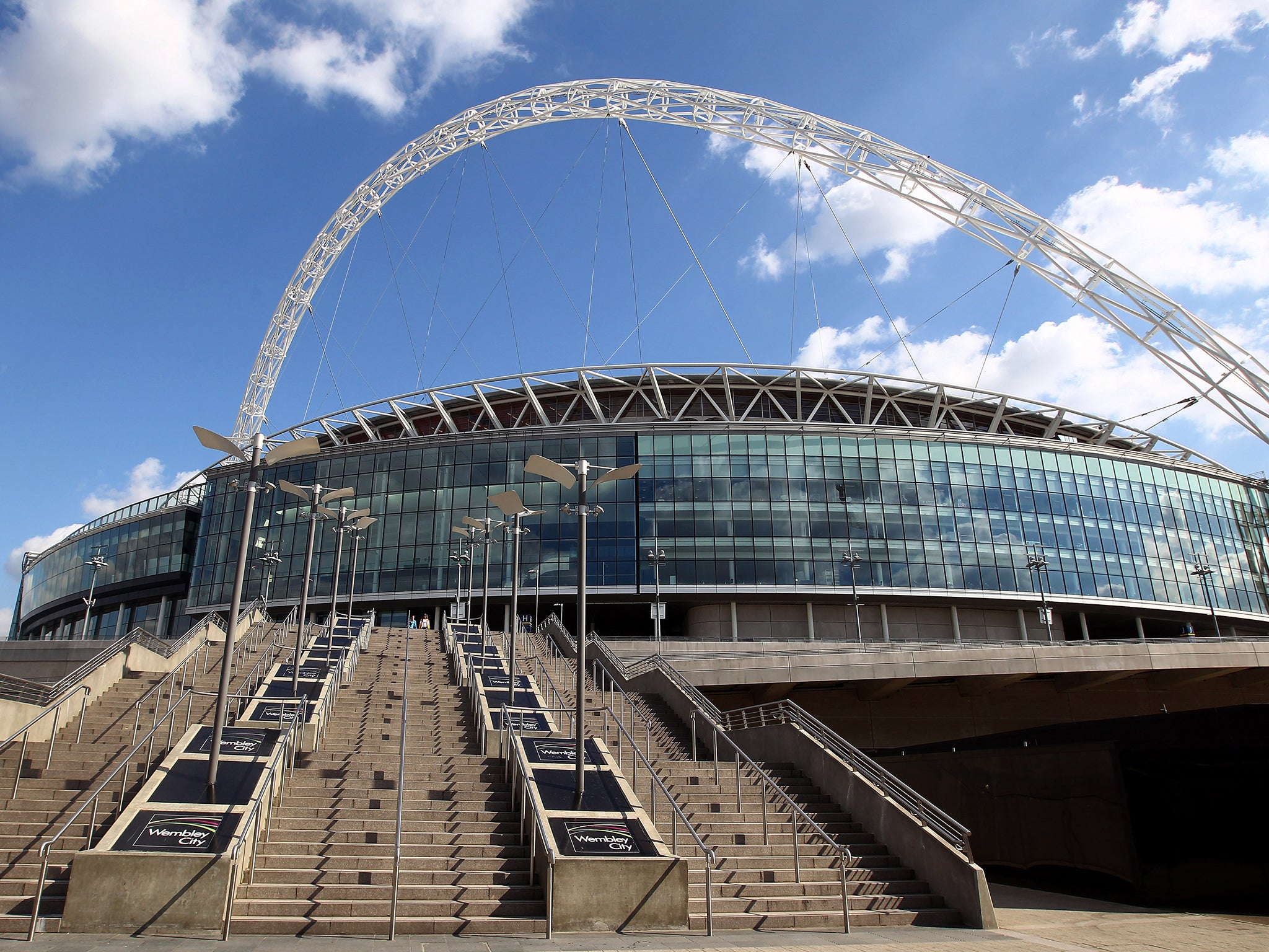 Oakland Raiders and Miami Dolphins play at Wembley on Sunday