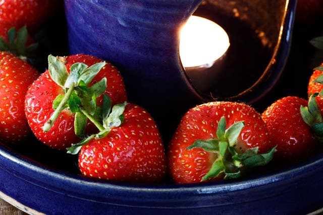 Great sharing dish: Strawberries with salted caramel fondue