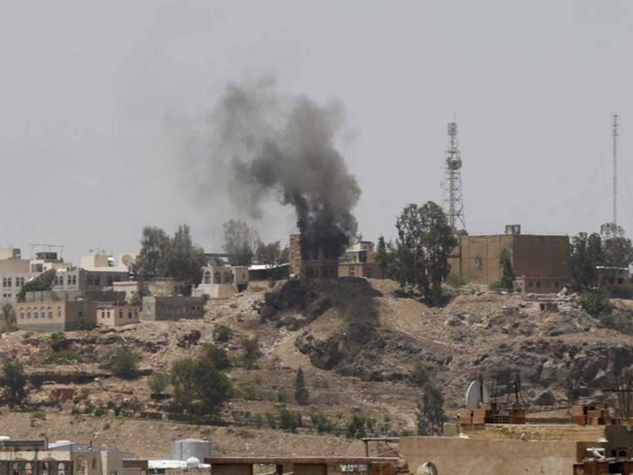 Smoke rises in Sanaa as tensions escalate