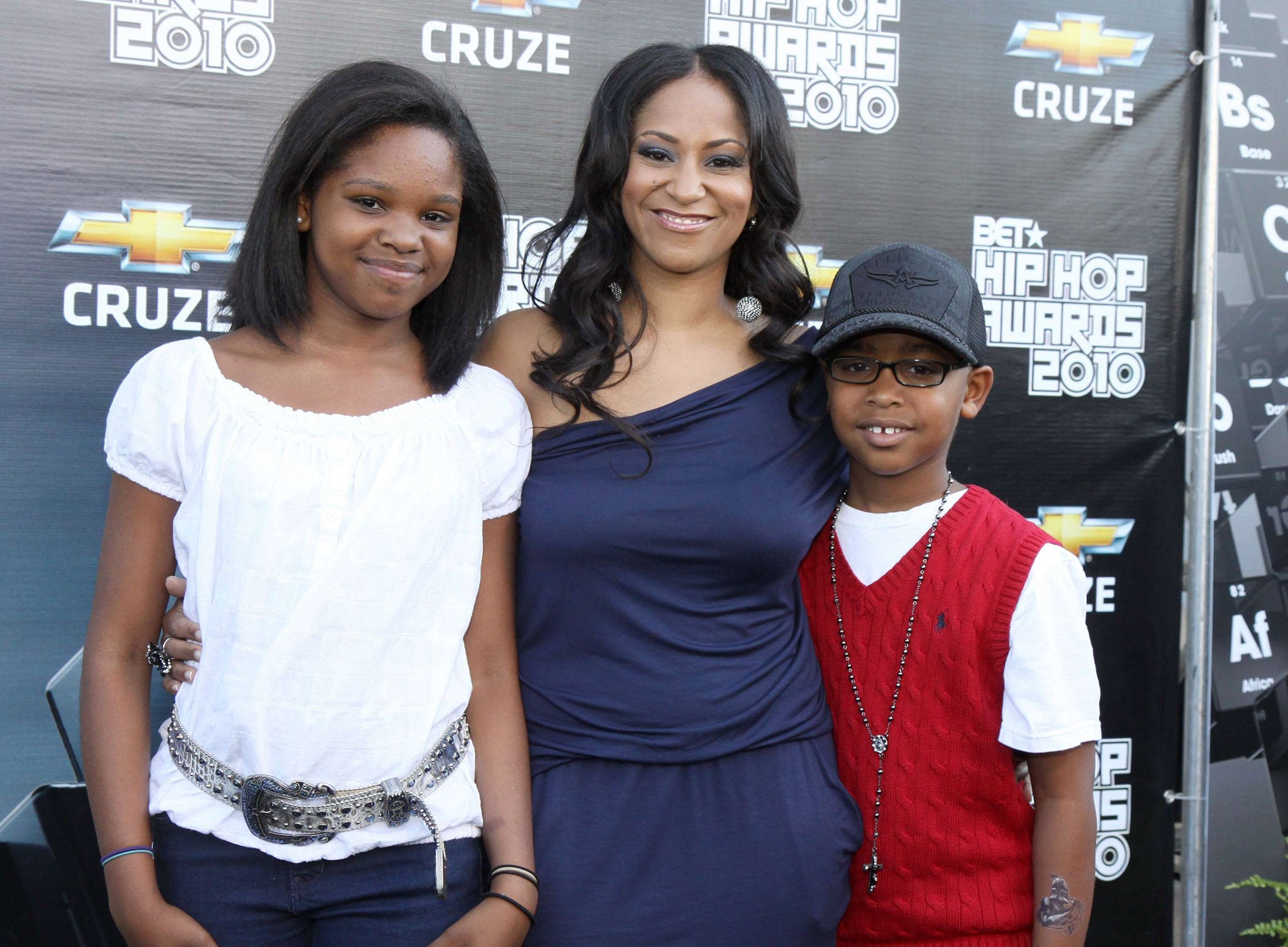 Yamma Brown with her children Sydney and Carrington in 2010
