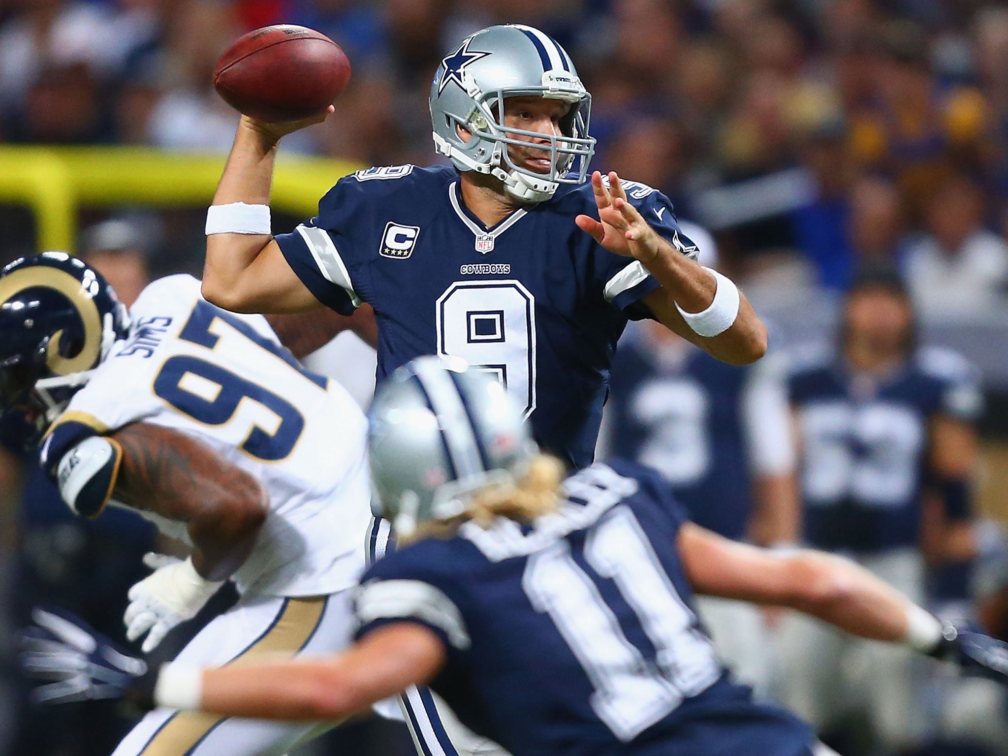 Tony Romo's triumphant return vs. Dolphins keeps Cowboys' hopes alive