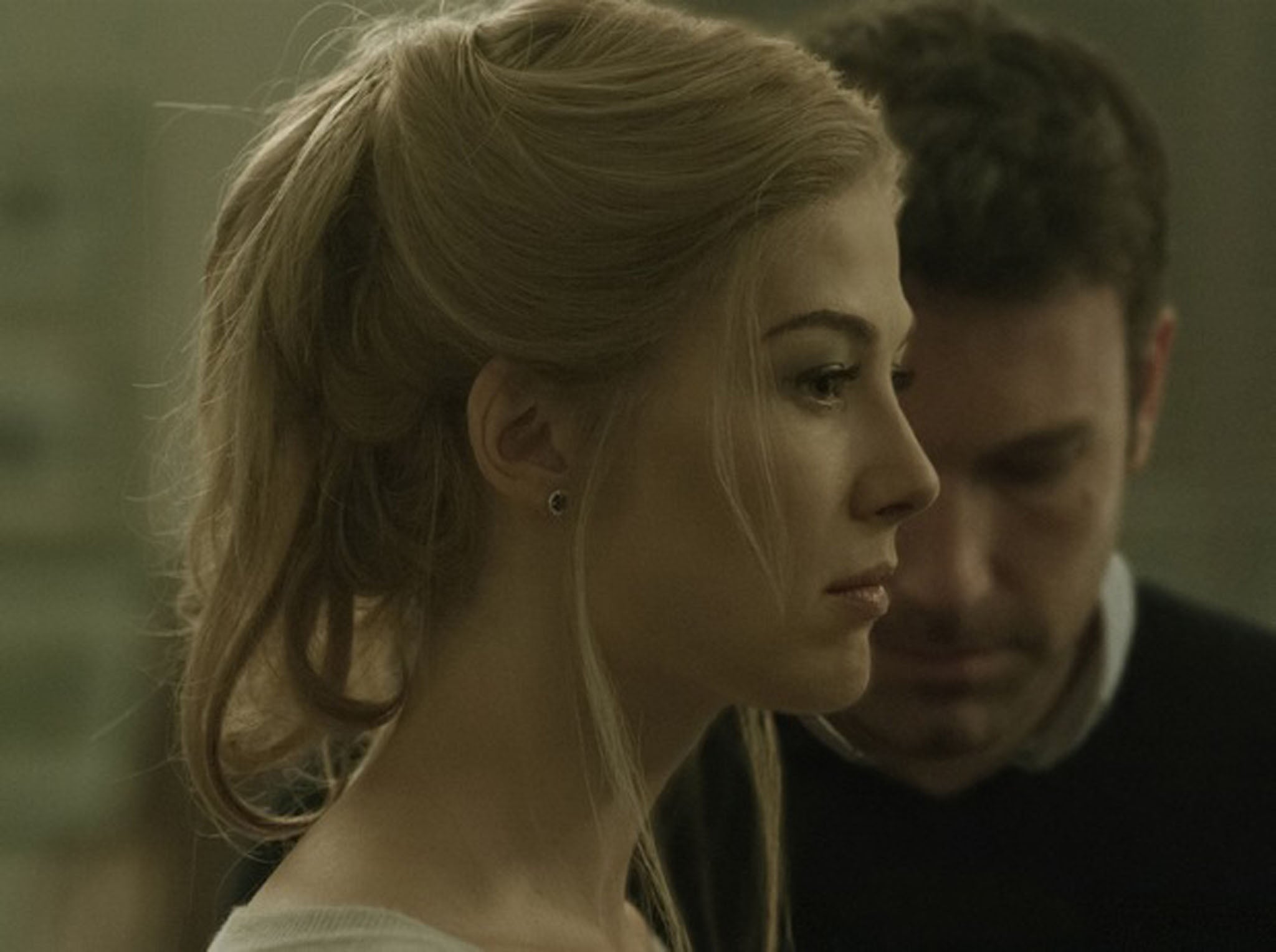 Rosamund Pike plays over-achieving Ivy League graduate Amy Dunne