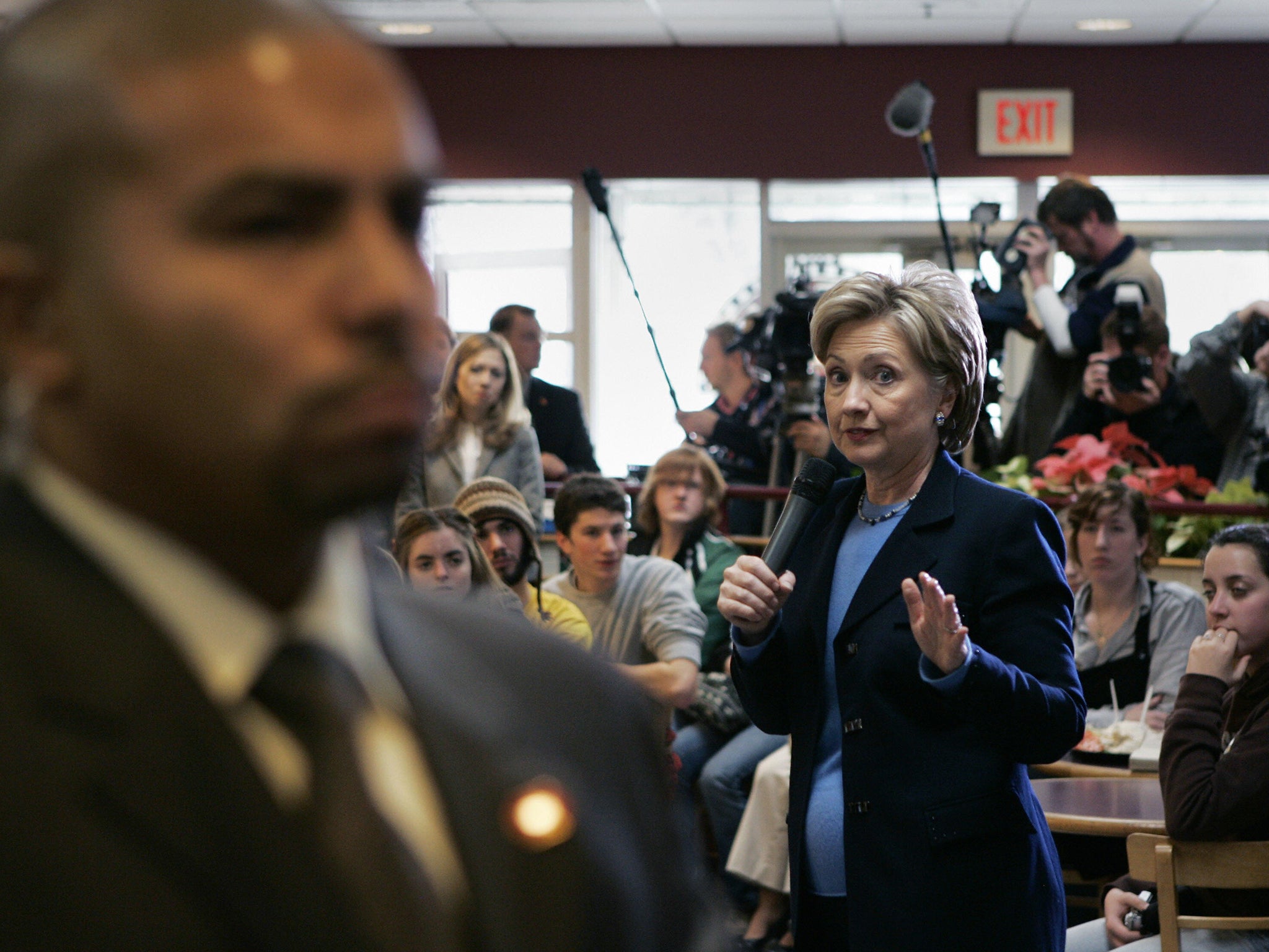 Hillary Clinton’s adversarial relationship with the press corps hurt her chances in the 2008 primary campaign