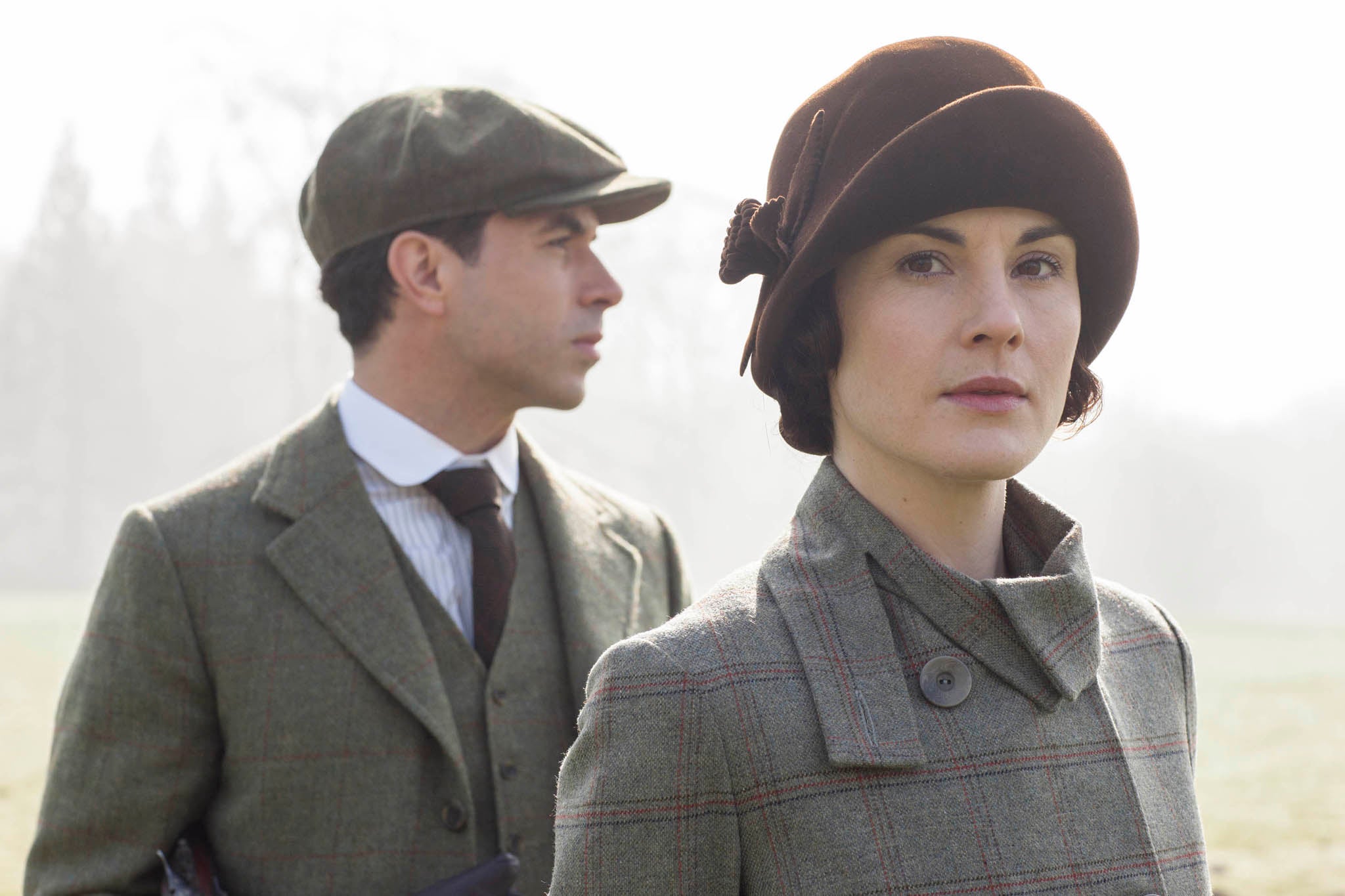 Lady Mary goes hunting with suitor Lord Gillingham