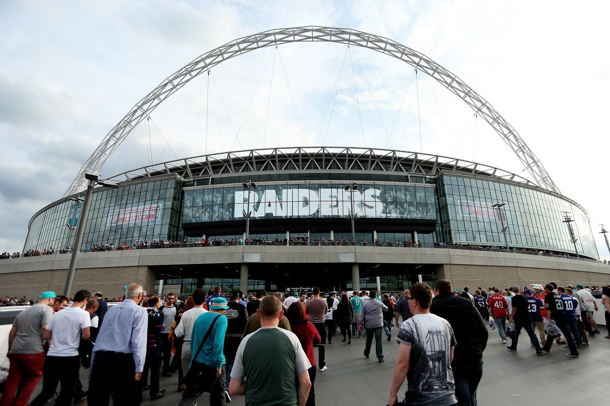 Miami Dolphins take on the Oakland Raiders at Wembley, Twitter fails to  understand the fuss