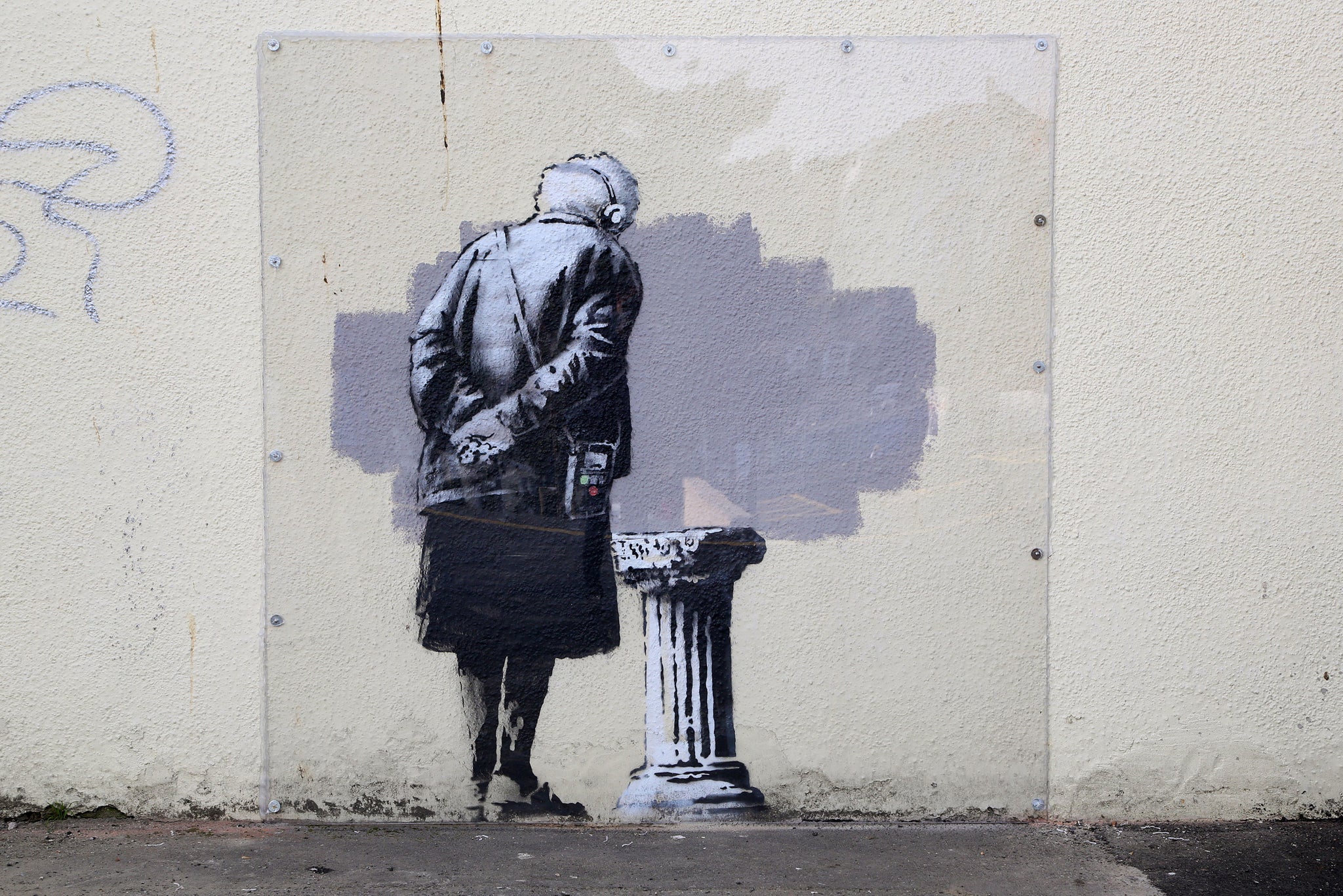 A new Banksy entitled 'Art Buff' has appeared in Folkestone, Kent