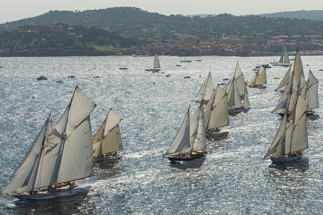 Altair leads the traditional fleet off the start line