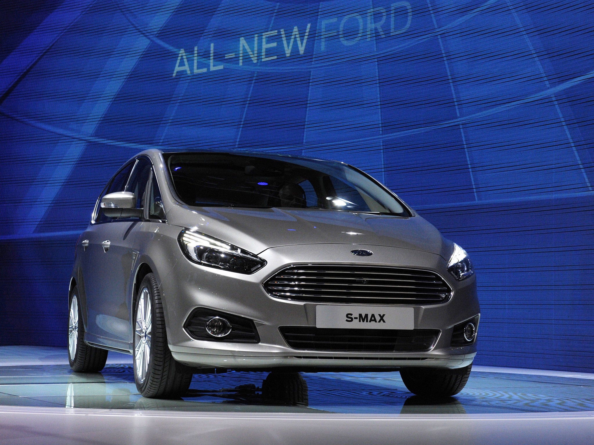 The Ford S Max car is presented