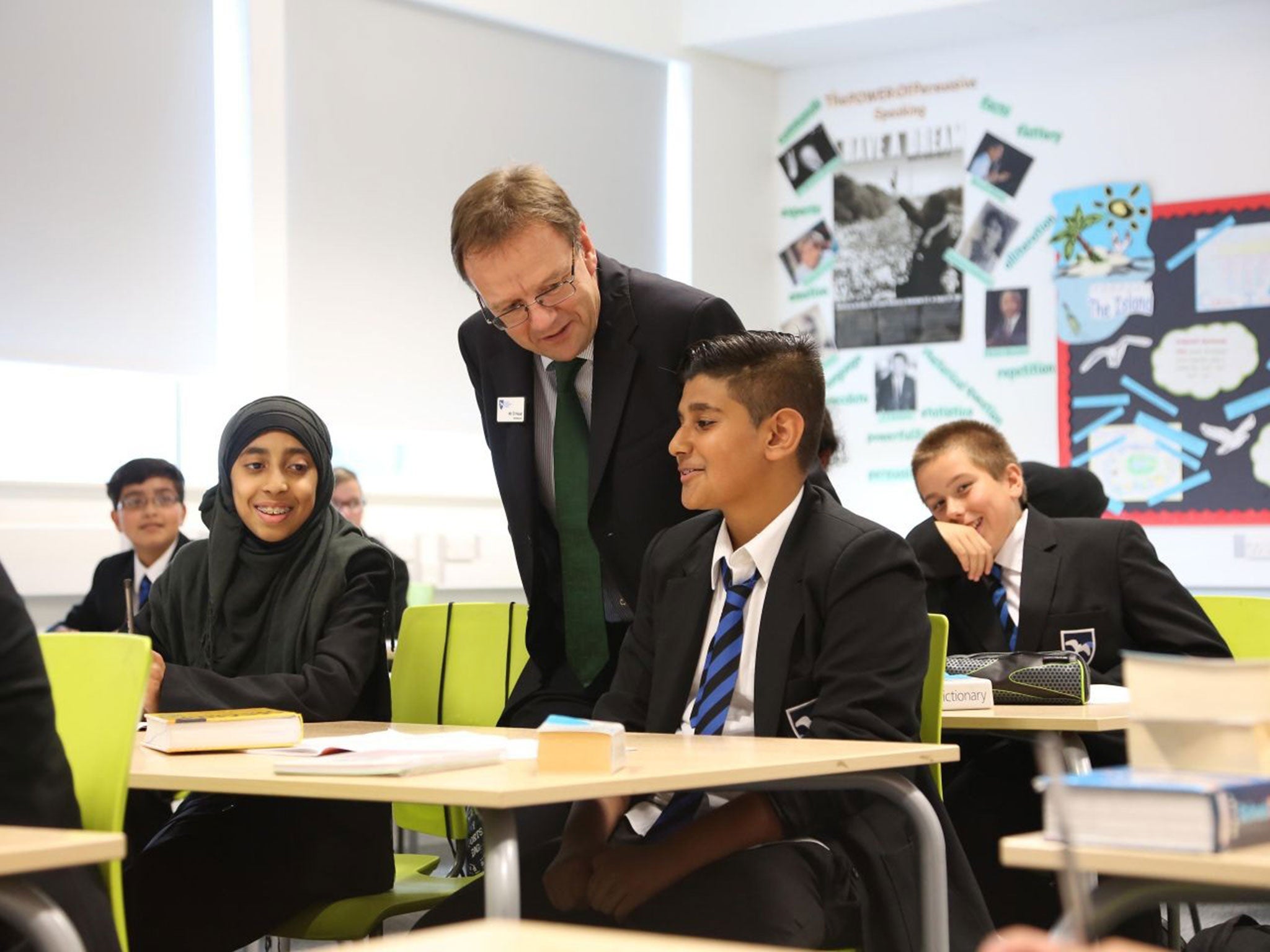 Cressex School in High Wycombe, Bucks. Head teacher David Hood with year 8 english class