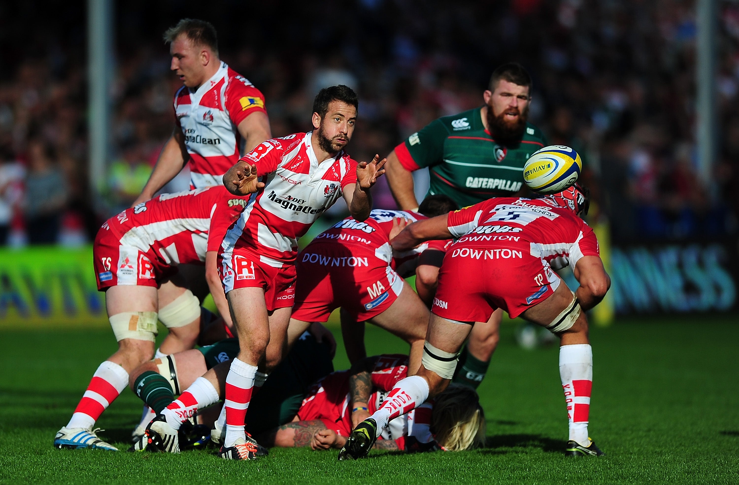 Greg Laidlaw released a pass for Gloucester
