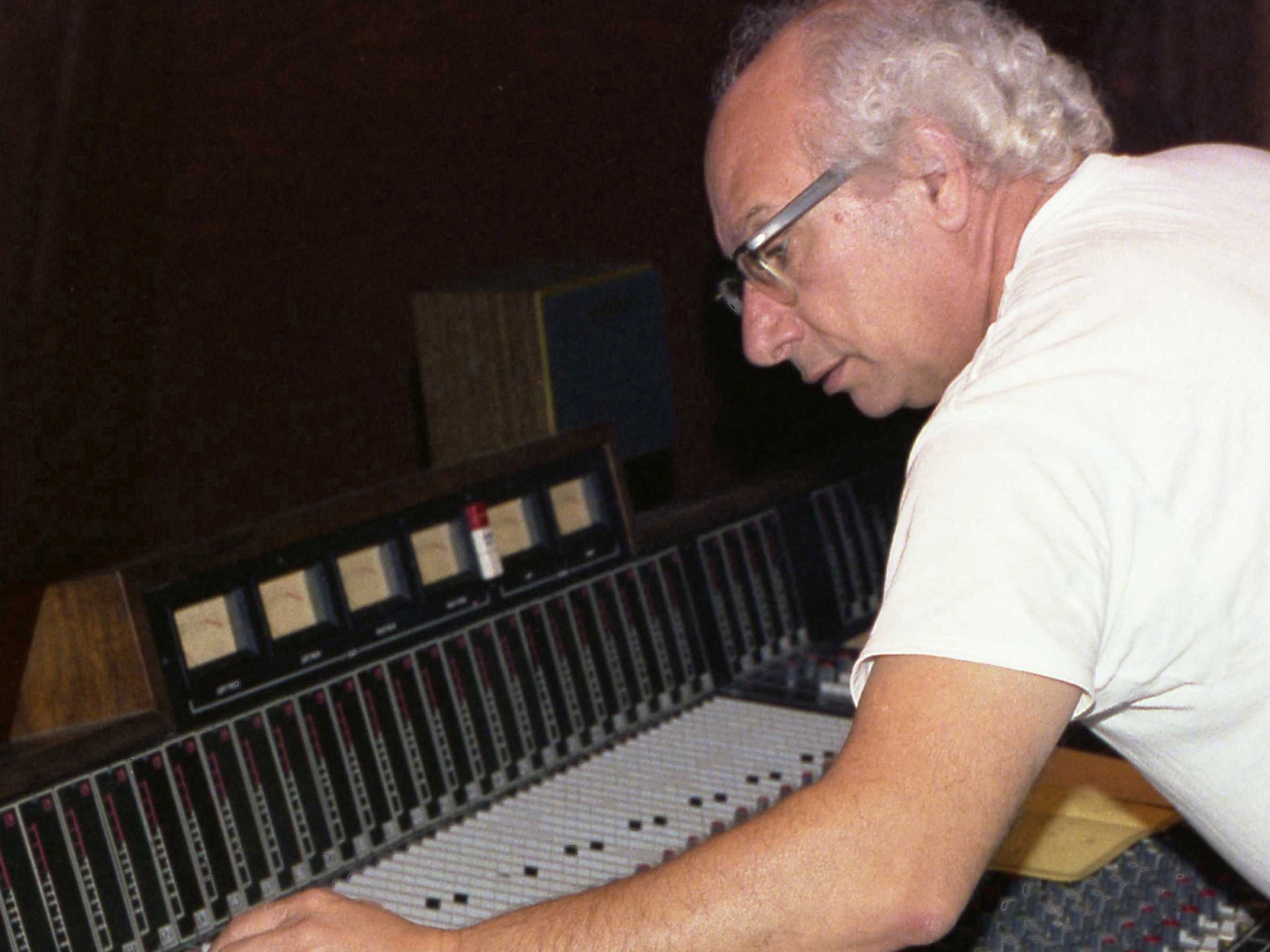Matassa at the controls in 1979: he started with a basic
set-up in the back of his family’s shop