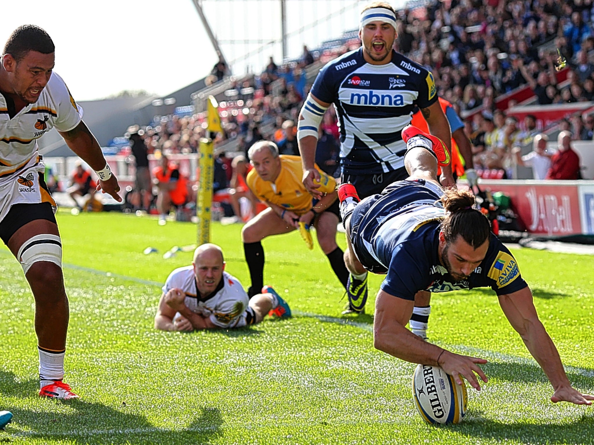 Tom Arscott goes over for Sale’s opening try against Wasps at the AJ Bell Stadium today