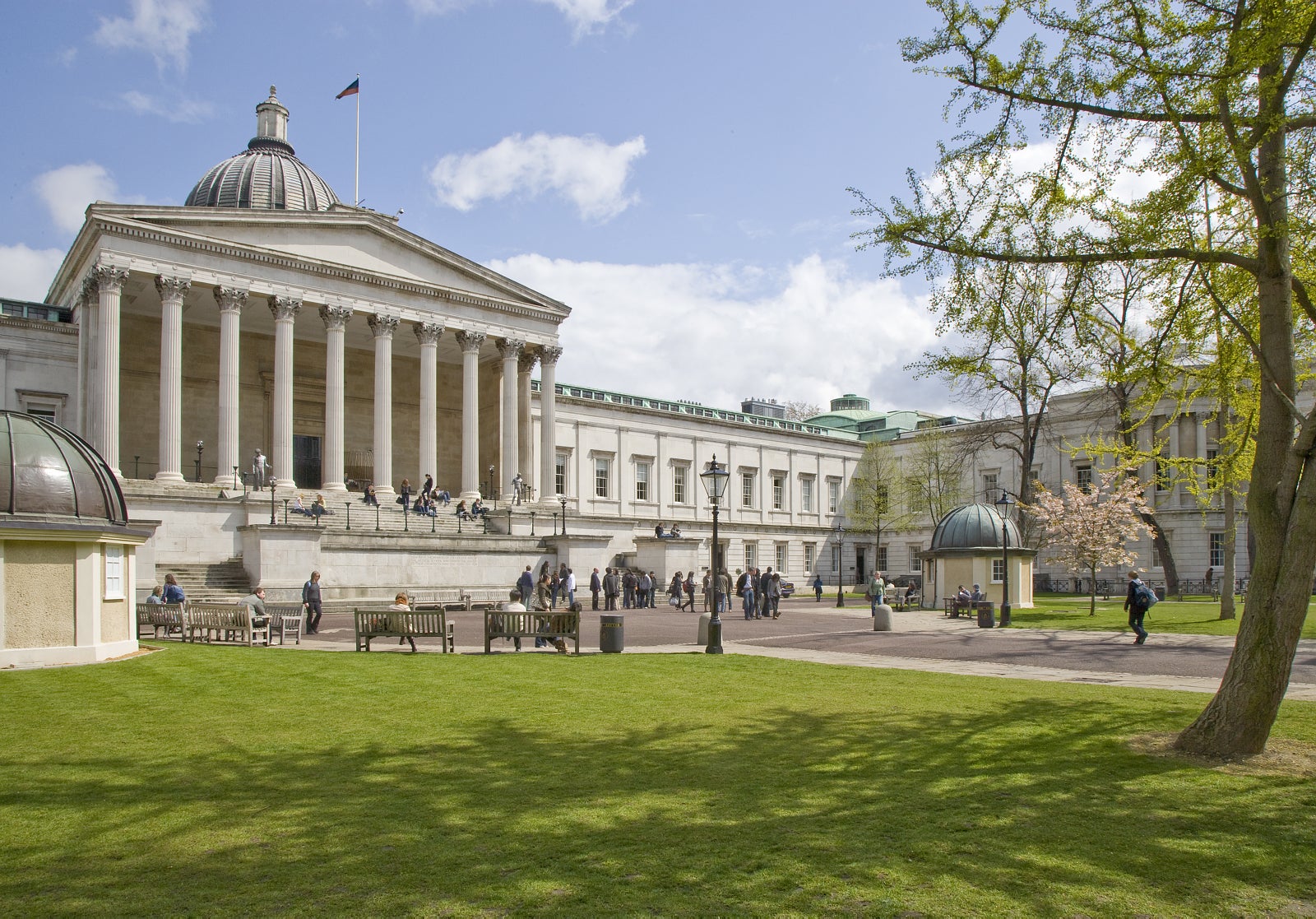 Student news round-up: #bellogate causes UCL email servers to descend into chaos | The Independent