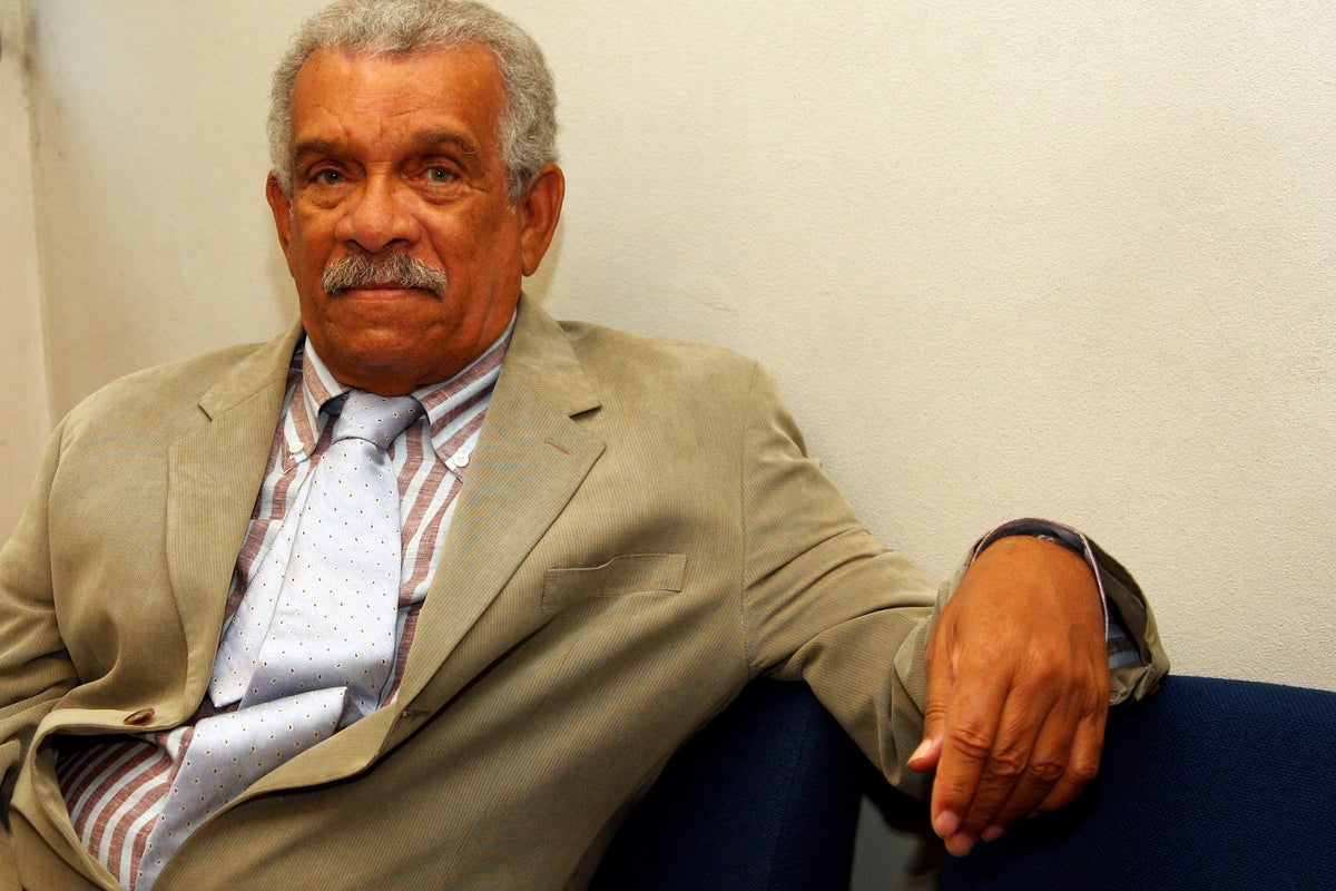 Derek Walcott dead: St Lucia's Nobel prize winning poet and playwright ...