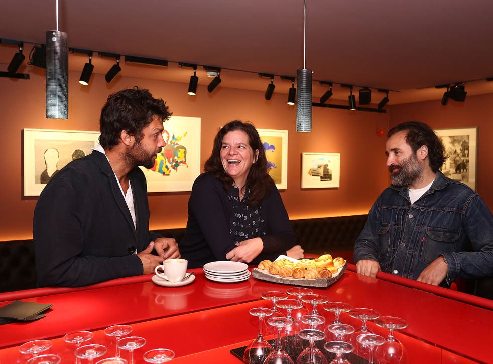 Chantal Joffe (centre)