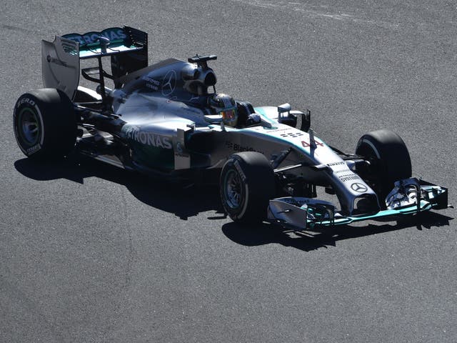 Lewis Hamilton recovers after spinning out during third practice