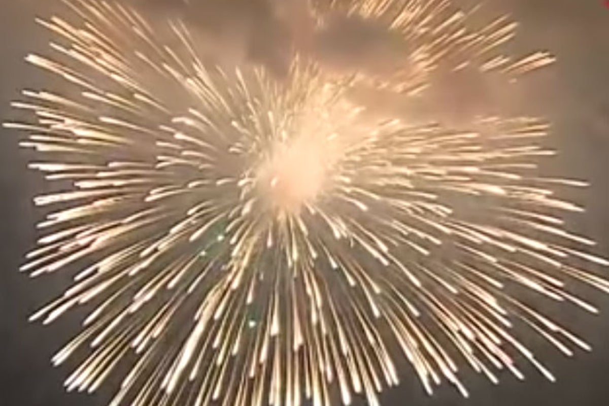 Watch the moment the world's heaviest firework explodes in the sky ...