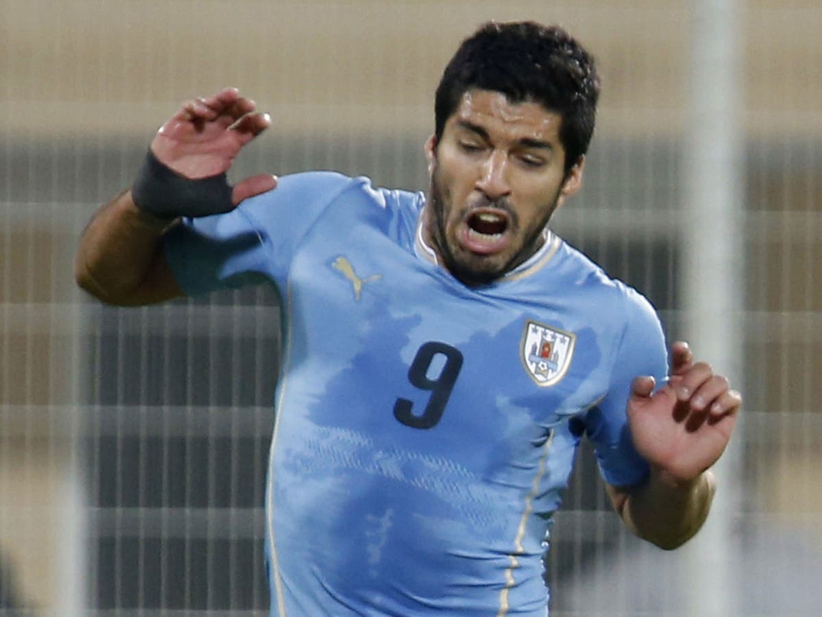 Suarez strikes twice as Uruguay beat England, 2-1