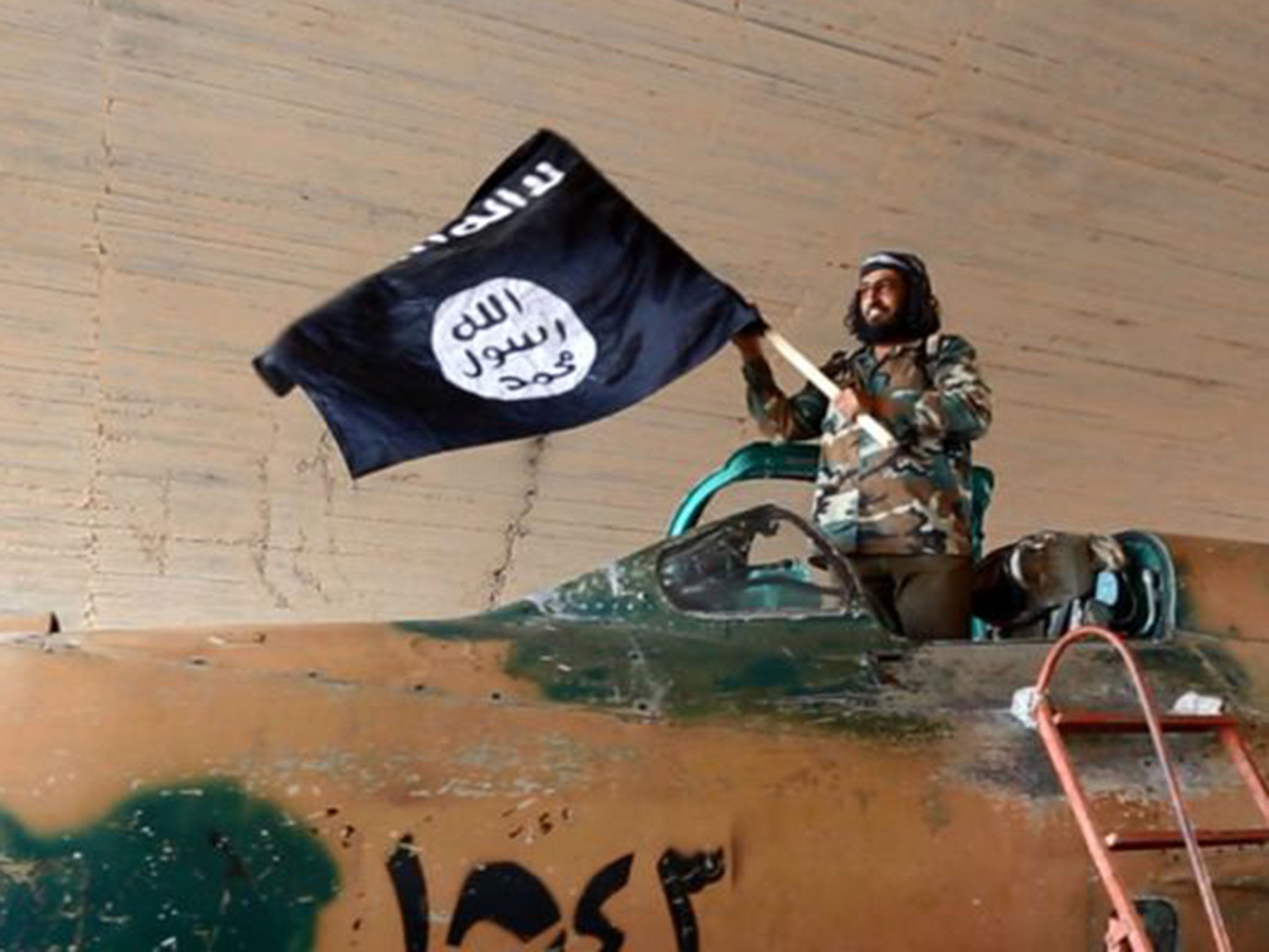 The Syrian Observatory for Human Rights claims Isis militants are learning to fly captured fighter jets 