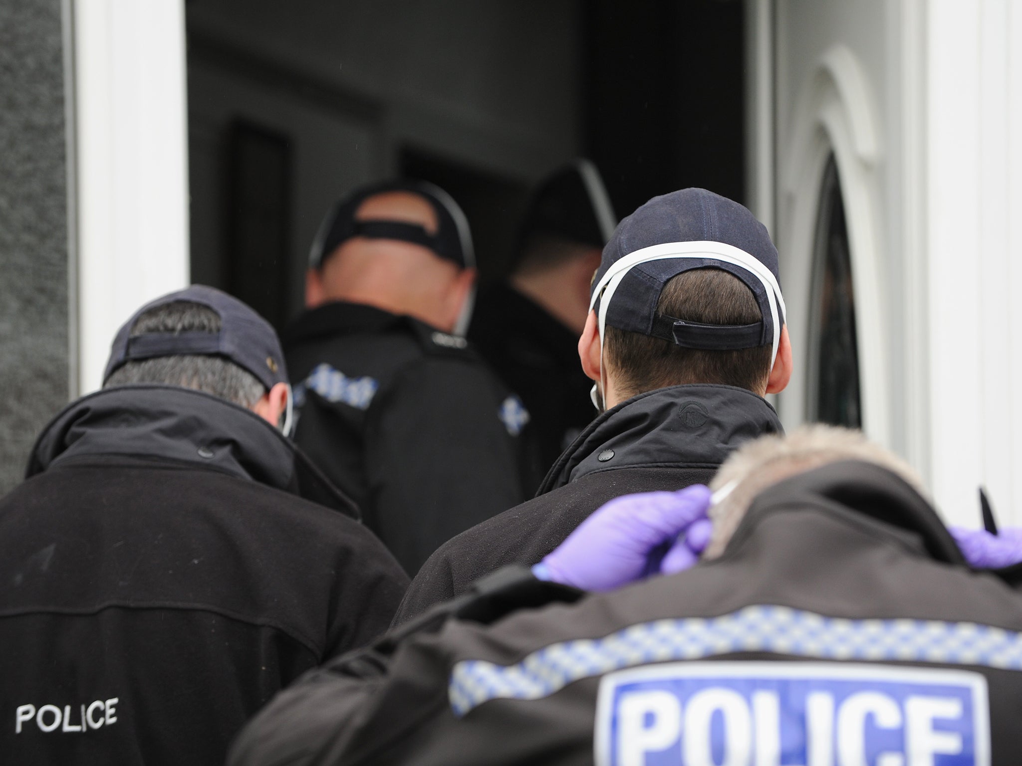 The report suggested that police who had committed crimes should be dealt with behind closed doors