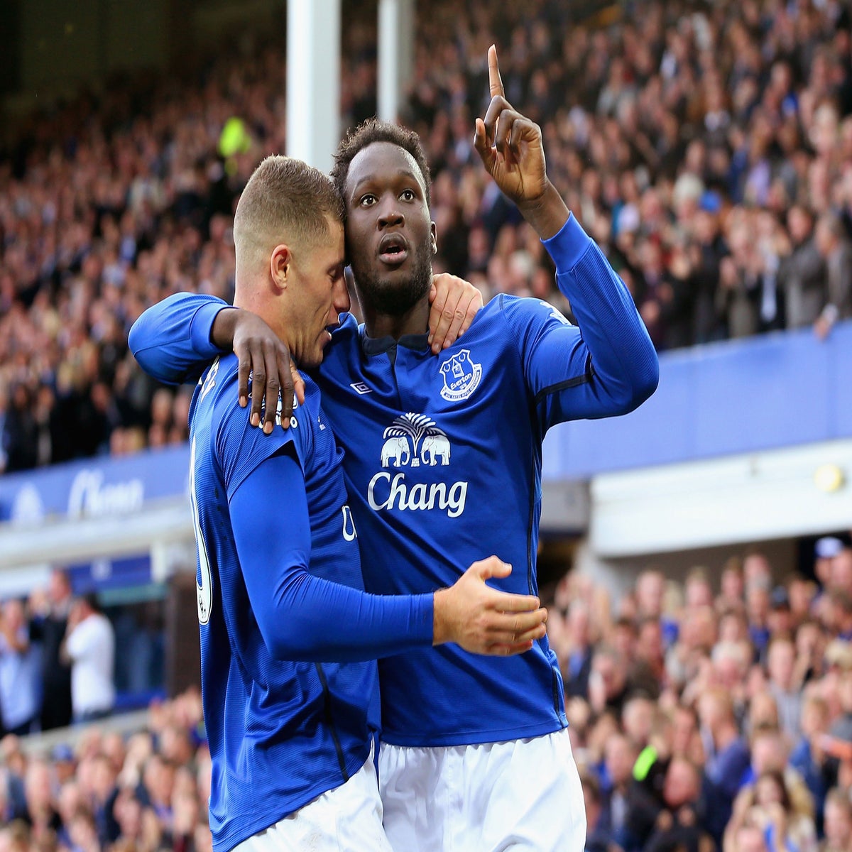 Everton striker Romelu Lukaku makes fan's day by giving youngster