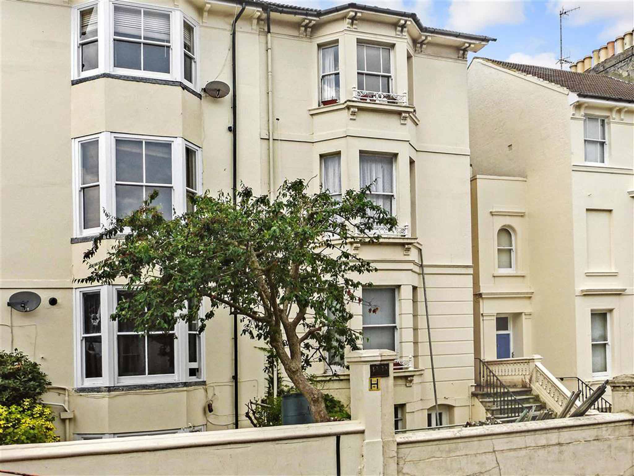 Two bedroom flat for sale, Chatham Place, Brighton, East Sussex BN1. On with Cubitt and West for £200,000