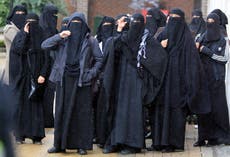 Tony Abbott lifts ‘accidental’ ban on burkas in Australian