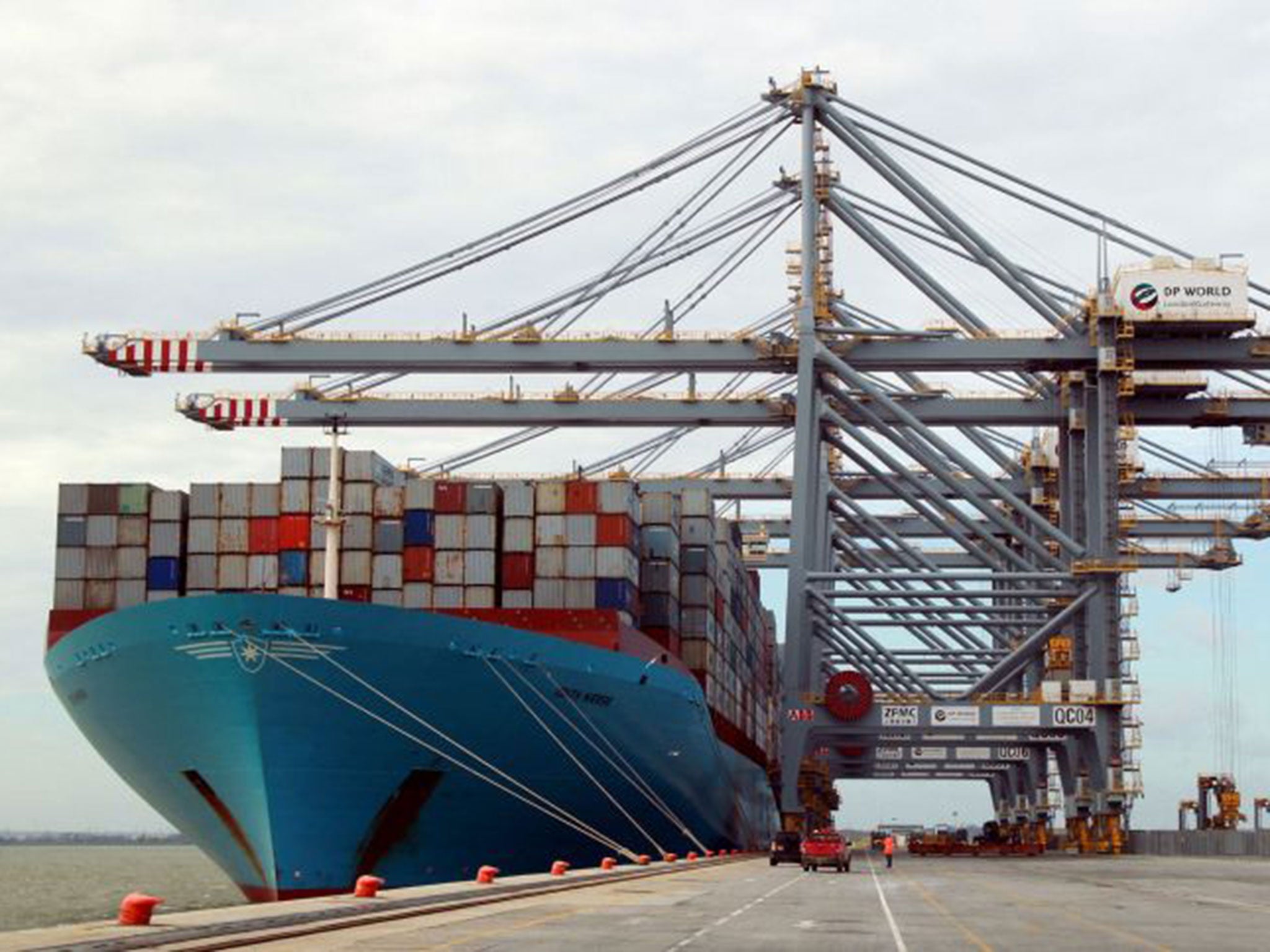 The ‘Edith Maersk’, the biggest ship ever on the Thames